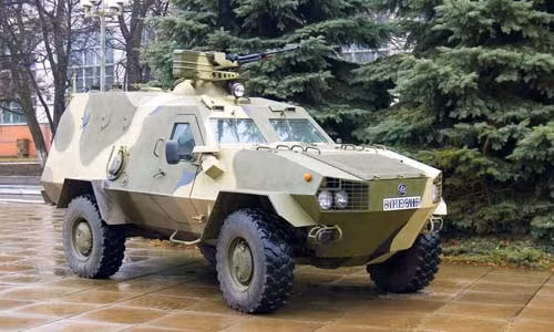 Xe thiet giap Dozor-B giup gi cho Quan doi Ukraine?