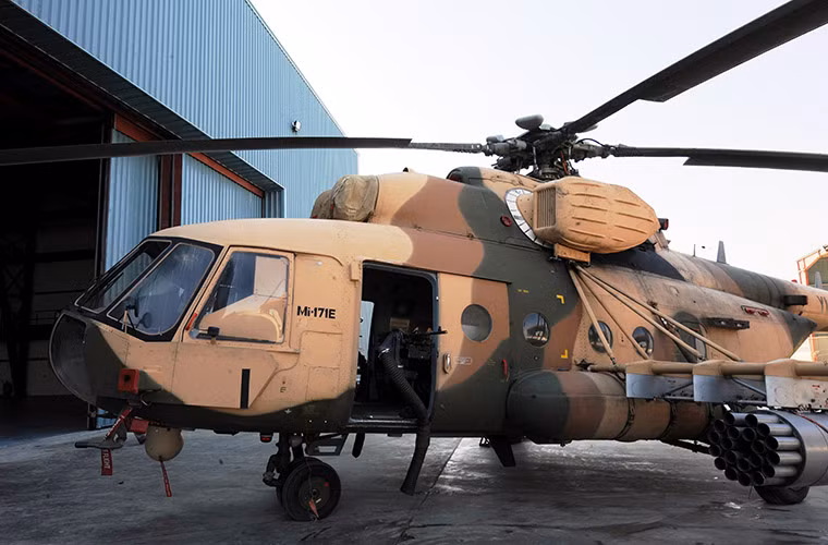Trực thăng vận tải đa năng Mi-8/17: theo một số báo cáo của Flight Global cho biết Quân đội Mỹ đang sở hữu khoảng 5 chiếc Mi-17 phục vụ cho các nhiệm vụ đào tạo và huấn luyện. Đa số các trực thăng này đều được Quân đội Mỹ triển khai ở chiến trường Iraq hoặc Afghanistan.