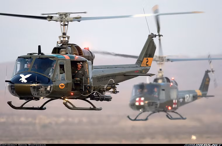 Bell UH-1 là một trong những dòng trực thăng vận tải đa năng huyền thoại của Quân đội Mỹ. Nó được đưa vào sử dụng từ năm 1959 với số lượng được sản xuất lên tới hơn 16.000 chiếc. Hiện tại, Quân đội Mỹ đã loại biên gần như toàn bộ trực thăng UH-1 và các biến thể của nó. Tuy vậy, vẫn còn một ít biến thể hiện đại hóa UH-1Y phục vụ trong không lực Thủy quân Lục chiến Mỹ.
