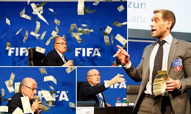 Tiet lo ve ke dam nem tien vao mat chu tich FIFA