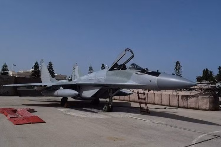 Lý do được giải thích là bởi trong biên chế SyAAF còn rất ít chiến đấu cơ tốt; công tác đảm bảo kỹ thuật gặp khó khăn, thiếu linh kiện.