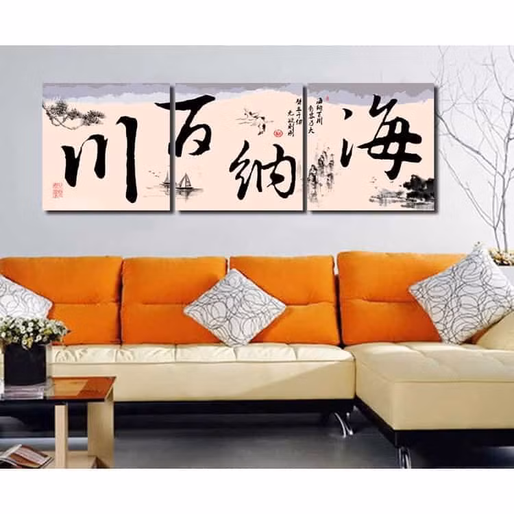 Phòng khách treo tranh mã đáo thành công mang lại vượng khí cho căn nhà, xua tan khí âm mang lại hạnh phúc và sức khỏe cho gia chủ. 