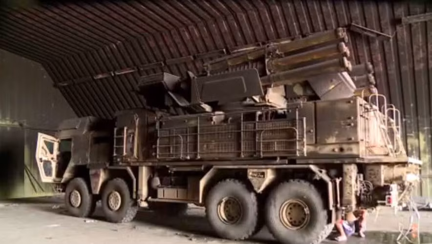 Các chuyên gia không loại trừ khả năng tổ hợp tên lửa - pháo phòng không Pantsir-S1 này bị lực lượng đồng minh với Thổ Nhĩ Kỳ bắt giữ trong tình trạng đầy đủ đạn dược.