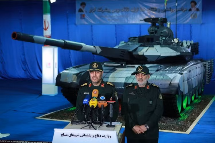 Theo các chuyên gia quân sự quốc tế, sở dĩ Iran không muốn mua xe tăng T-90 do họ đã có sản phẩm thay thế xứng đáng, đó là chiếc MBT nội địa có tên gọi Karrar.