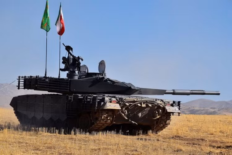 Thậm chí nếu xét trên khía cạnh thẩm mỹ thì xe tăng Karrar của Iran còn sở hữu vẻ ngoài trông bắt mắt và đáng sợ hơn nhiều so với T-90MS của Nga.