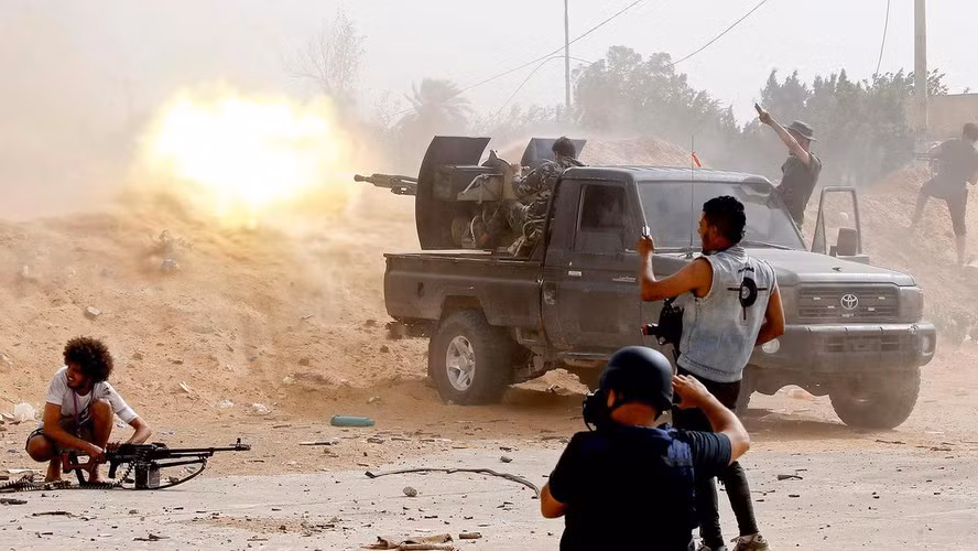 Ngoài ra không thể bỏ qua vai trò của hàng chục ngàn tay súng thánh chiến người Syria được Thổ Nhĩ Kỳ gấp rút đưa từ Idlib tới, họ đã trở thành mũi tấn công chủ đạo của GNA và đẩy LNA vào thế phòng thủ.