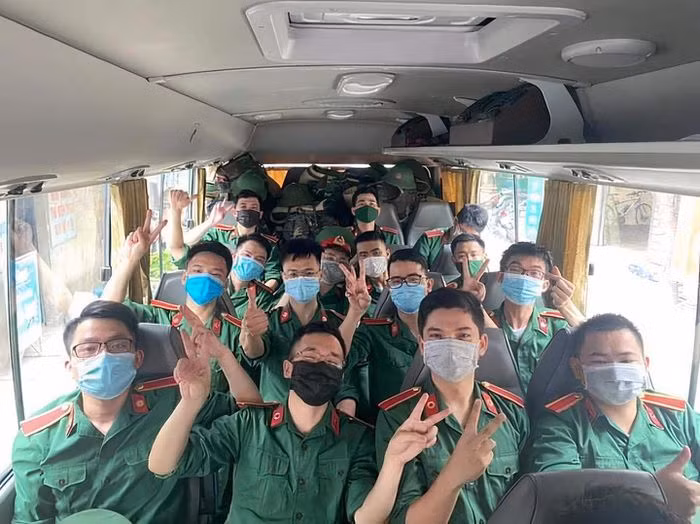 “Toi tu hao khi la sinh vien quan y tham gia chong dich o Bac Giang“