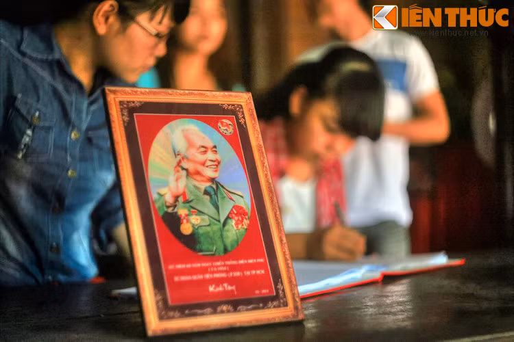 Dòng nước dữ có thể cuốn trôi những gì thuộc về vật chất hữu hình, nhưng những kỷ niệm gắn với ngôi nhà ấu thơ của Đại tướng Võ Nguyên Giáp thì sẽ mãi mãi trường tồn cùng năm tháng...