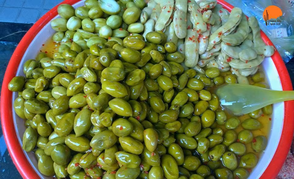 Cà na dầm chua ngọt cay.