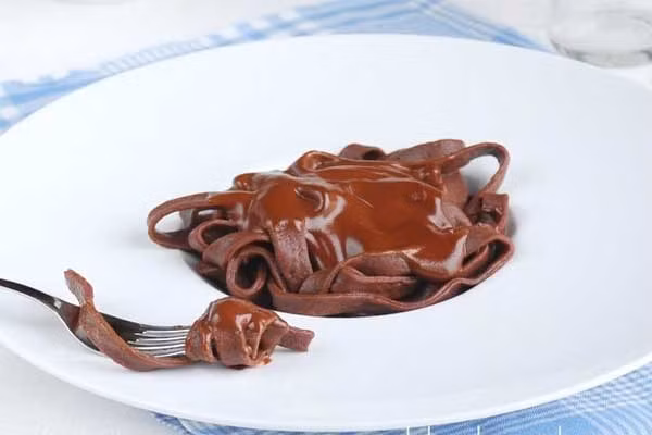 Mỳ ý trộn socola rất lạ, rất ngon chắc chắn sẽ mang lại cho bạn giác ngây ngất đến khó quên.