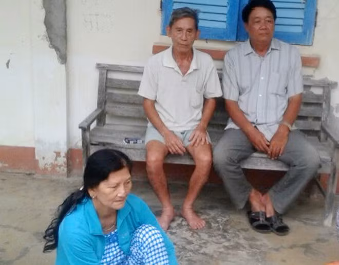 Cong an phuc tra vu danh bai an thit ga o Ca Mau