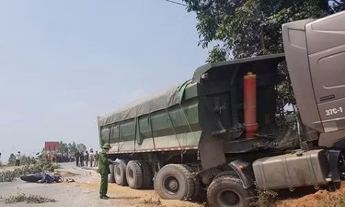 Cho vo di kham thai bi tai nan: Chong trong thuong, vo tu vong