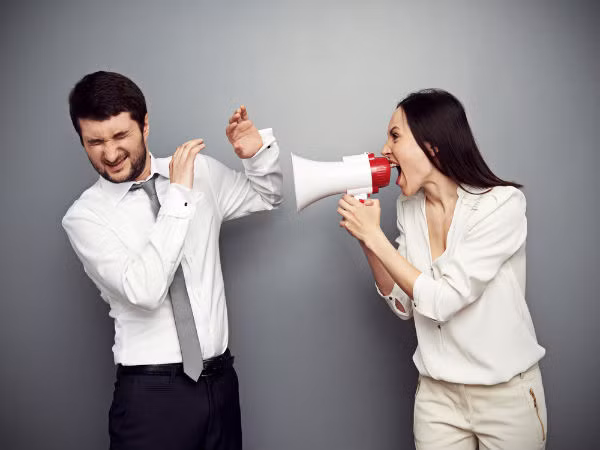 Nếu không biết nó gì bạn chỉ cần im lặng gật đầu khi vợ nói và giải tỏa mọi cảm xúc của bản thân.