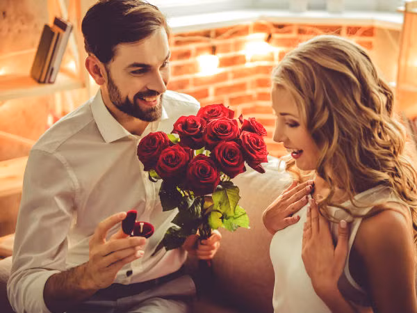 80% phụ nữ được đàn ông theo đuổi và yêu thích nhất trong độ tuổi từ 15-25 tuổi. Vào độ tuổi này sự trẻ trung, xinh đẹp của các cô gái trẻ chính là thế mạnh của các nàng.