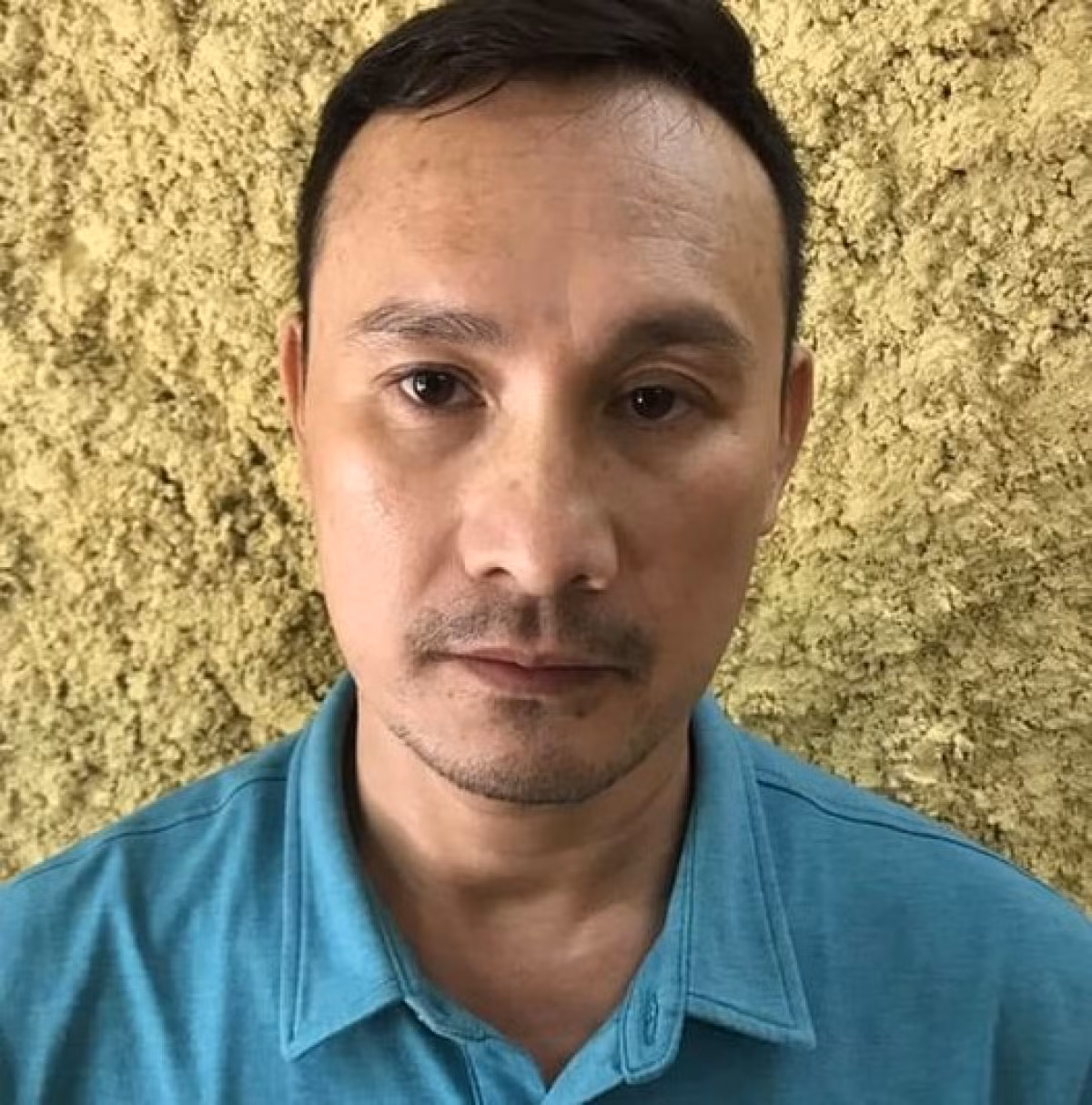  7. Giả danh Phó Trưởng phòng cảnh sát hình sự để lừa đảo: Ngày 3/10, Công an quận Thanh Xuân, Hà Nội đã ra quyết định khởi tố vụ án, khởi tố bị can và bắt tạm giam Phan Thế Nam (SN 1978; trú tại Chợ Rã, Ba Bể, Bắc Kạn) về tội Lừa đảo chiếm đoạt tài sản. Tại cơ quan Công an, Nam khai nhận do thiếu tiền ăn tiêu nên đã dùng thủ đoạn trên để lừa đảo chiếm đoạt tài sản. Theo hồ sơ, năm 2019, Nam từng bị kết án về tội Lừa đảo chiếm đoạt tài sản. 