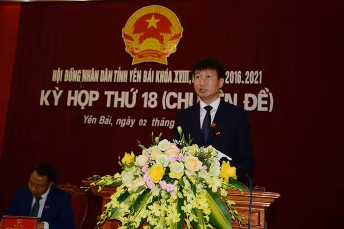 Ông đi lên từ chuyên viên phòng Kế hoạch kỹ thuật - Chi cục Thủy lợi tỉnh Yên Bái vào những năm 2000. Sau đó, ông làm Trưởng phòng Kế hoạch kỹ thuật, rồi Phó trưởng Ban, Trưởng ban Quản lý dự án đầu tư và xây dựng công trình thủy lợi Yên Bái đến 4/2010. 