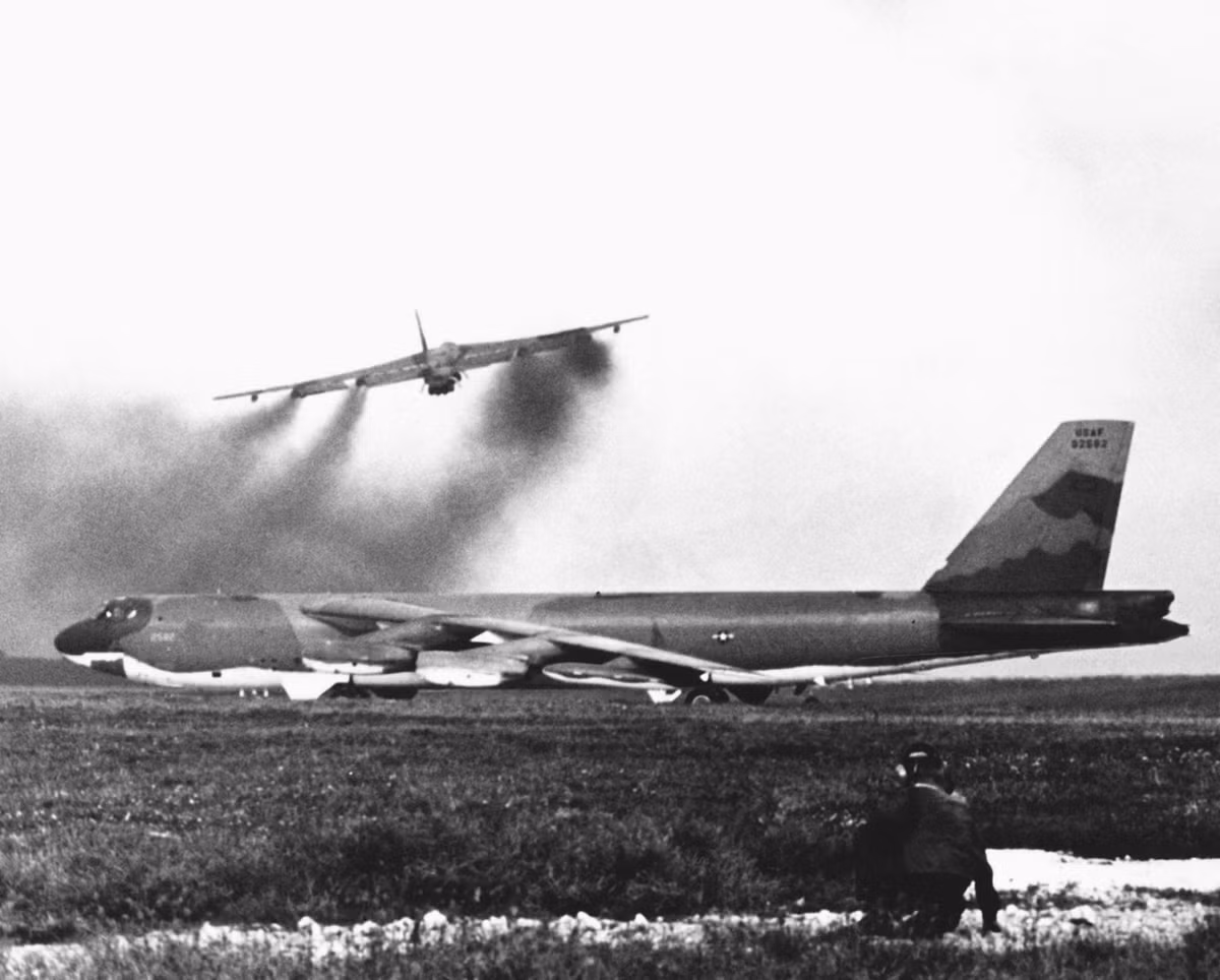 Bắt đầu được đưa vào hoạt động từ năm 1944 sau khi phía Mỹ chiếm được đảo Guam từ tay Nhật, hòn đảo này đã dần trở thành căn cứ quân sự quan trọng bậc nhất trên Thái Bình Dương của Mỹ. Nguồn ảnh: Kplanes.