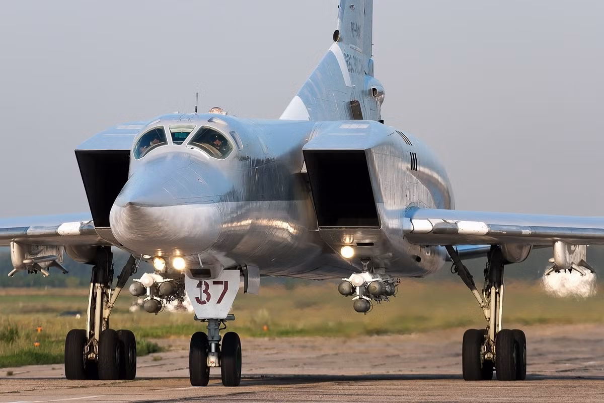 Ngoài Nga, thì trên thế giới chỉ có duy nhất Ukraine là sở hữu TU-22M nhờ được kế thừa từ Không quân Liên Xô. Tuy nhiên từ lâu Ukraine đã không còn đủ khả năng vận hành Tu-22M với chiếc Tu-22M cuối cùng được phá dỡ trong đầu những năm 2000. Nguồn ảnh: Wiki.