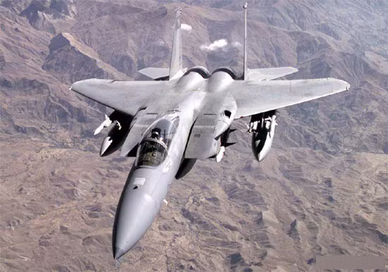 Máy bay F-15 Eagle đã phục vụ trong quân đội các nước hơn 30 năm nhưng vẫn là chiến đấu cơ đáng sợ hiện nay. Dự kiến máy bay này vẫn phục vụ trong quân đội Mỹ đến năm 2025. Nguồn ảnh: military-today.