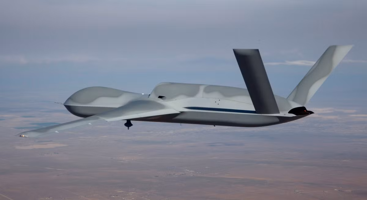 Với việc đặt mua một lúc tới 90 chiếc UAV không người lái hiện đại bậc nhất thế giới này, phía Ấn Độ dường như đang muốn tạo ra một khoảng cách nhất định với Trung Quốc khi mà Trung Quốc chưa hề có bất cứ một loại máy bay không người lái nào đủ khả năng làm đối trọng lại với siêu UAV tấn công tàng hình này. Nguồn ảnh: Avia.