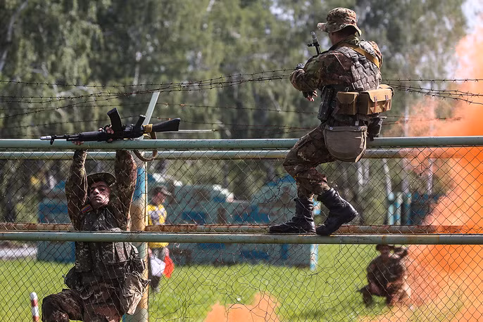  Army Game 2017 có sự tham gia của 28 quốc gia tranh tài ở nhiều nội dung khác, và một trong số đó có thể kể tới Army Scout Masters phần thi dành riêng cho các đơn vị trinh sát. Nguồn ảnh: Tass.