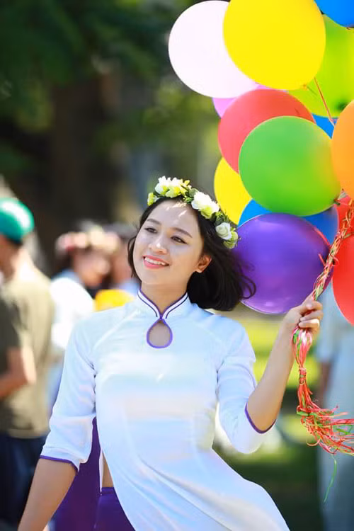Những thành tích đáng nể mà Vũ Thị Thu Huyền từng đạt được: Giải Nhì hội thi “Tìm hiểu Luật Phòng cháy chữa cháy sửa đổi, bổ sung”; Giải thưởng “Sao tháng giêng” 2014; Huy chương bạc Liên hoan võ thuật Thanh niên CAND lần thứ 2 năm 2012; Huy chương vàng Hội thi chung kết bắn súng, võ thuật Thanh niên Công an nhân dân 2013; Giải Nhì hội thí Sáng tạo trẻ trường ĐH Phòng cháy chữa cháy năm học 2012 – 2013; Đạt học viên xuất sắc toàn khóa học, được phong thăng cấp bậc hàm Trung úy; Được Bộ trưởng bộ Công an tặng bằng khen “Học viên xuất sắc toàn khóa” năm 2016.