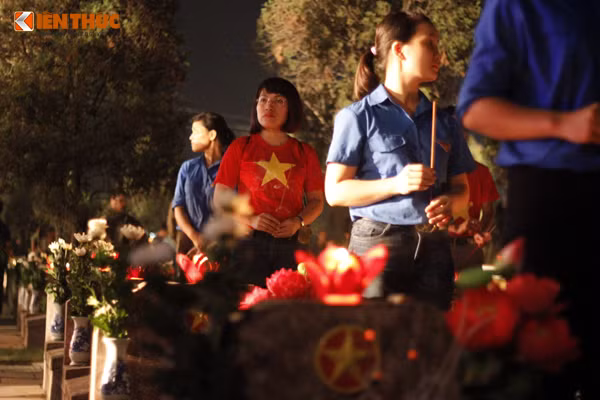 Buổi lễ diễn ra trong không khí trang nghiêm, thiêng liêng.