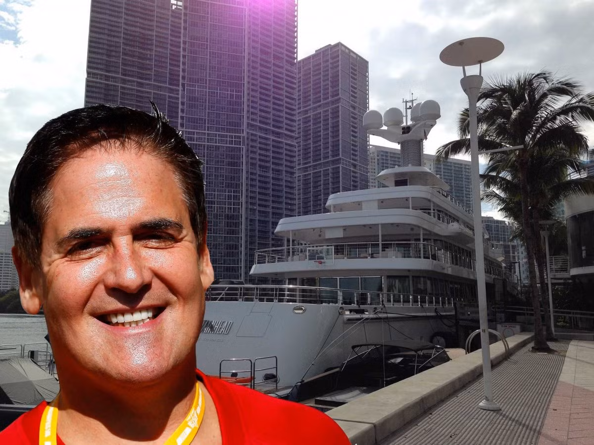 3. Tỷ phú Mark Cuban - Chủ hãng phim Magnolia, Chủ tịch Công ty Cáp viễn thông HDNet sở hữu du thuyền "Fountainhead" dài gần 88m. Bên trong "Fountainhead" được thiết kế với nhiều đồ nội thất mang phong cách cổ điển hơn.
