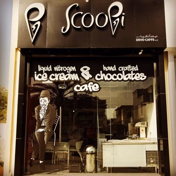 Cốc kem cao cấp Black Diamond là sản phẩm sáng tạo của một quán cà phê Scoopi nằm trên đường Al Wash, thành phố Dubai. Theo Zubin Doshi, chủ nhân quán Scoopi, Black Diamond được làm từ những nguyên liệu quý hiếm trên khắp thế giới và được chế biến tỉ mỉ trong vòng 5 tuần liên tục trước khi đem ra trưng bày tại cửa hàng.