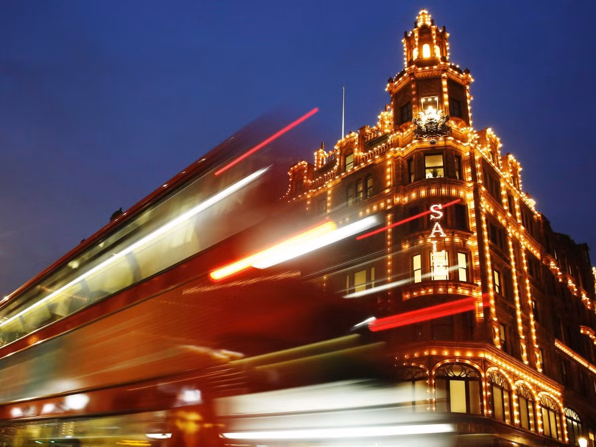 5. London (Anh), chi phí ăn uống tại khách sạn trung bình hàng ngày là 65,45 USD.