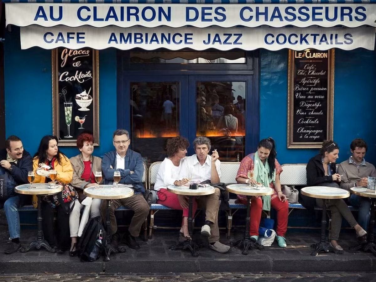 2. Paris (Pháp) với chi phí ăn uống tại khách sạn trung bình hàng ngày là 72,62 USD.
