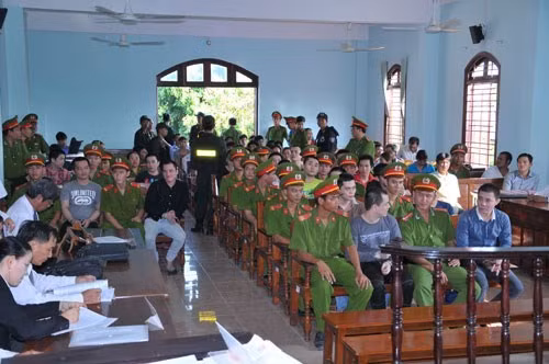 Kich ban giet nguoi chuyen nghiep cua bang xa hoi den