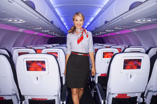 "Deplane" - Nhanh chóng xuống máy bay: Khi bạn nghe thấy tiếp viên nói từ "deplane", từ đó có nghĩa là thời gian để rời khỏi máy bay. Vì vậy, bạn hãy nhanh chóng xuống máy bay.