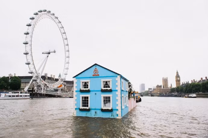 Ngôi nhà không chỉ cung cấp cảnh quan tuyệt đẹp của London từ dòng sông Thames nổi tiếng mà nó còn được coi là một công trình kiến trúc độc đáo của thành phố.