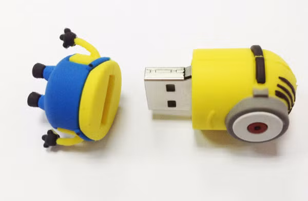 USB ăn theo hình Minions.