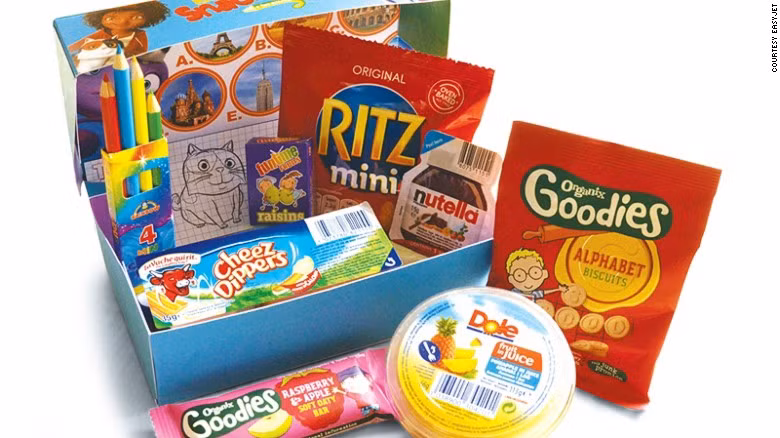 EasyJet: Gần đây hãng hàng không này đã tái thiết kế hộp snack cho trẻ em trên chuyến bay của họ. Bằng cách loại bỏ khoai tây chiên và thanh sô cô la, vì thế lượng dinh dưỡng trong suất ăn này da giảm được 4% chất béo, giảm 20% chất béo bão hòa và tăng 20% chất xơ.