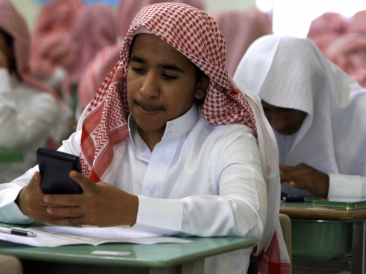 47% dân số Ả rập Saudi ở độ tuổi dưới 24. Người dưới 14 tuổi chiếm hơn một phần tư dân số nước này.
