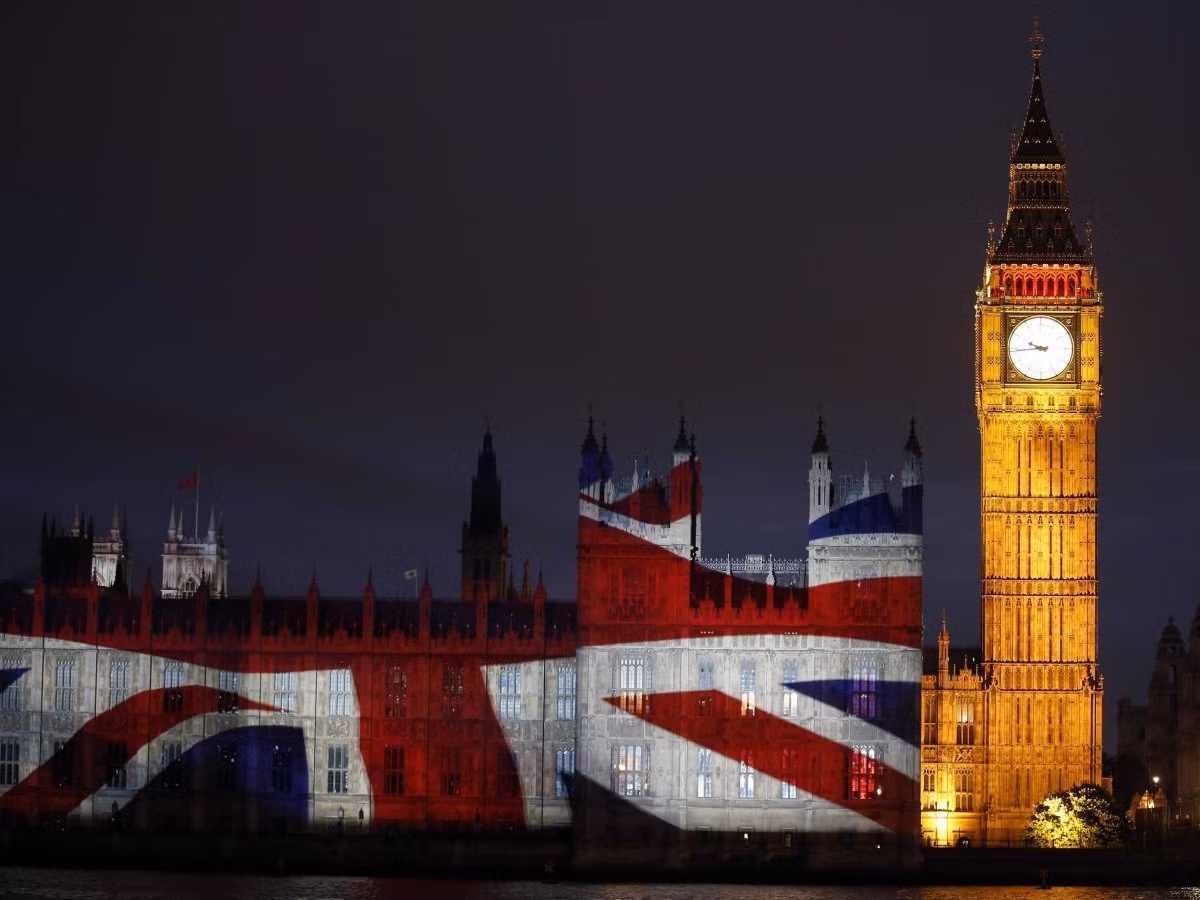8. Nước Anh: Thủ đô London (Anh) được biết đến là thị trường hàng đầu cho các thương nhân đầu tư. Chính phủ nước này đã có những động thái tích cực nhằm thu hút các doanh nhân và nhà đầu tư với việc đưa ra một loại hình thị thực hoàn toàn mới dành riêng cho các “doanh nhân triển vọng” trong năm 2011. Các doanh nhân và nhà đầu tư nước ngoài giờ đây có thể làm ăn ở Anh trong ít nhất 2 năm, tùy thuộc vào số vốn họ đầu tư vào nên kinh tế so với khoảng thời gian tối thiểu 5 năm đối với các hình thức thị thực khác.