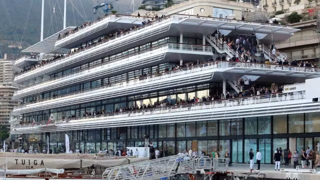 Khách sạn du thuyền Yacht Club de Monaco lộng lẫy ở Monte Carlo, Pháp.