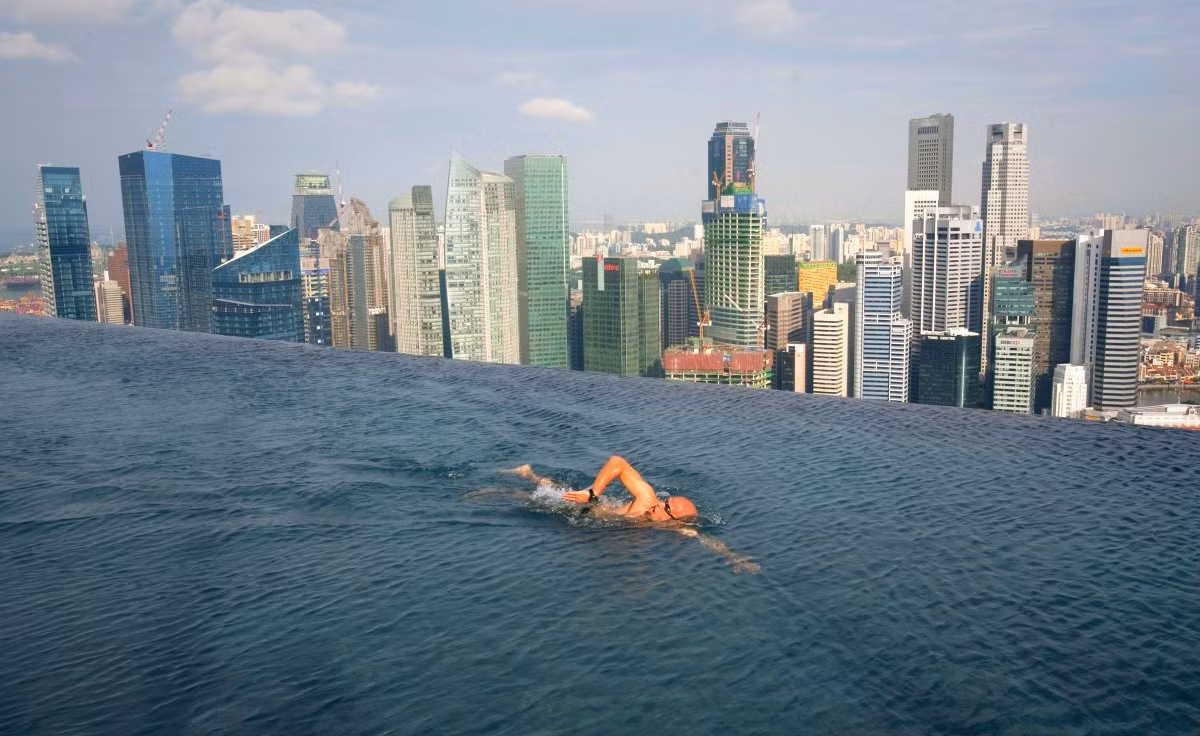7. Singapore; Số tỷ phú: 19; Dân số: 5.469.700; Số dân trên 1 tỷ phú: 287.879