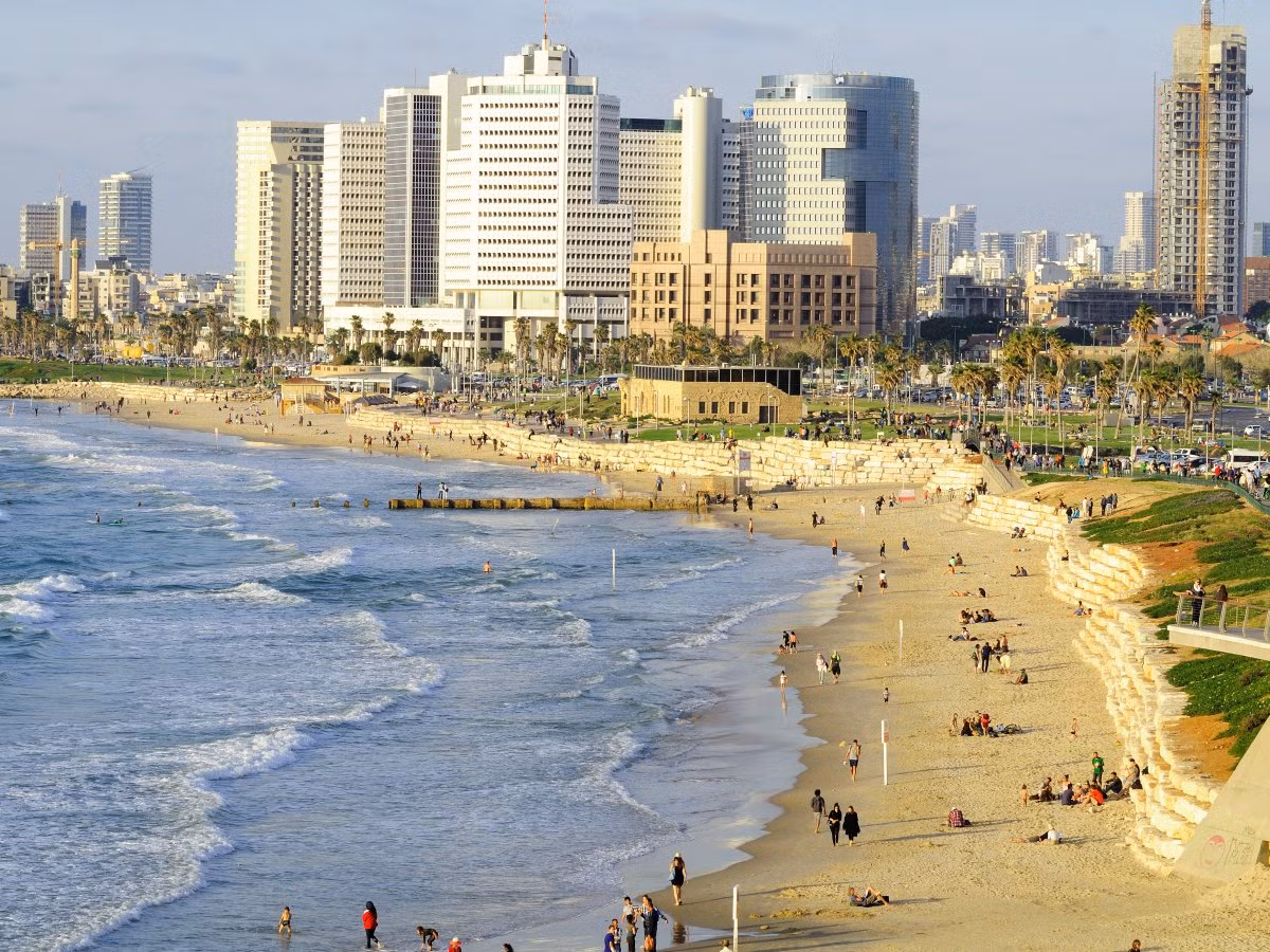10. Israel; Số tỷ phú: 17; Dân số: 8.358.100; Số dân trên 1 tỷ phú: 491.653.