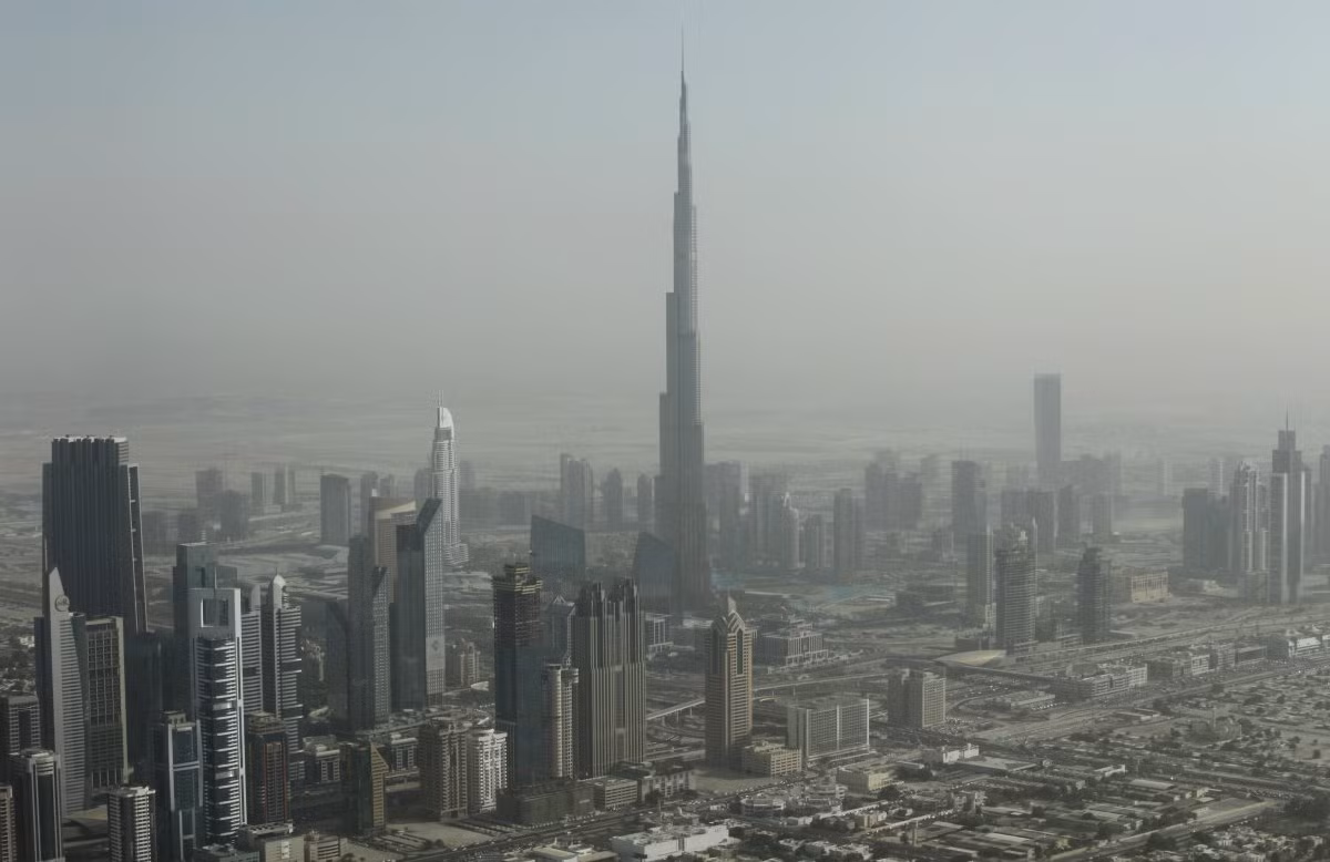 Sau khi hoàn thành vào năm 2010, Burj Dubai sử dụng hết 31.400 tấn thép cây hay gia cố bằng thép.