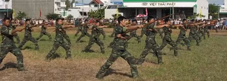 Ngày 21/5, Học viện Biên phòng, Trường Trung cấp Biên phòng 24 phối hợp với Bộ đội biên phòng An Giang tổ chức một buổi biểu diễn võ thuật đặc biệt với 17 môn võ phối hợp rất đẹp mắt, đầy uy dũng như bài tập võ quyền, màn chống dao găm, biểu diễn côn nhị khúc, trường côn, đại đao, song côn nhị khúc và đánh chân thế chiến thuật…