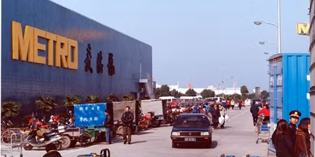 Liên tiếp sau đó, Metro tiếp tục mở thêm các cửa hàng ở các nước khác như Thổ Nhĩ Kỳ, Bồ Đào Nha, Ukraine...