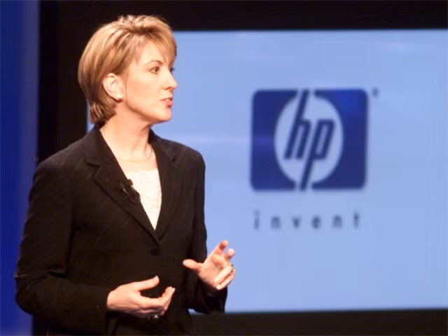 Bà Carly Fiorina đã đưa HP trở thành một trong những tập đoàn máy tính hàng đầu thế giới (chỉ đứng sau IBM) với phi vụ mua lại tập đoàn Compaq. Bà gọi ngày 3/9/2001 là "ngày lịch sử" khi tuyên bố mua Compaq với giá 25 tỷ USD. Công ty HP-Compaq chính thức công bố thành lập ngày 7/5/2002, sau gần một năm tranh chấp đầy sóng gió.