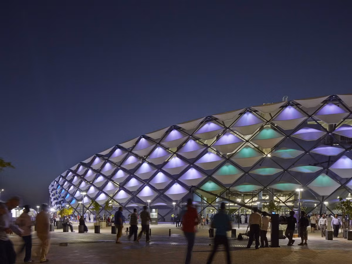 Sân vận động Hazza Bin Zayed ở Al Ain, Các tiểu vương quốc Ả Rập thống nhất.
