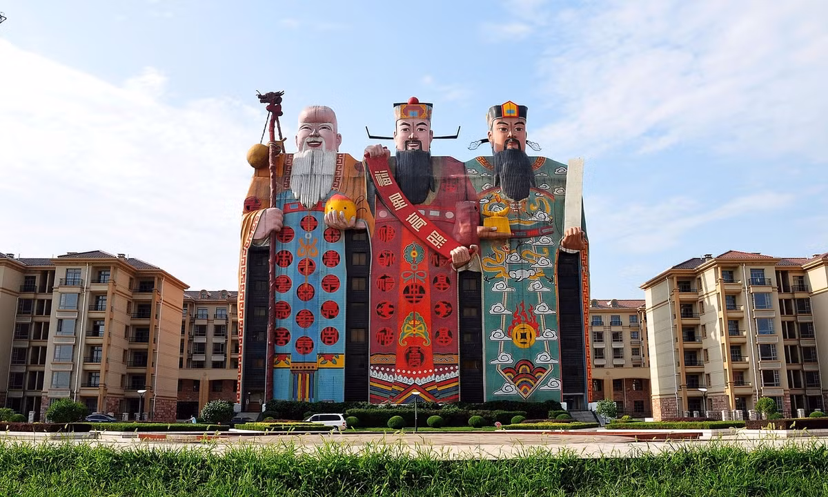 Tòa nhà tọa lạc ở tỉnh Hà Bắc này đã được ghi danh vào Sách Kỷ lục Thế giới là tòa nhà Tượng hình lớn nhất thế giới.
