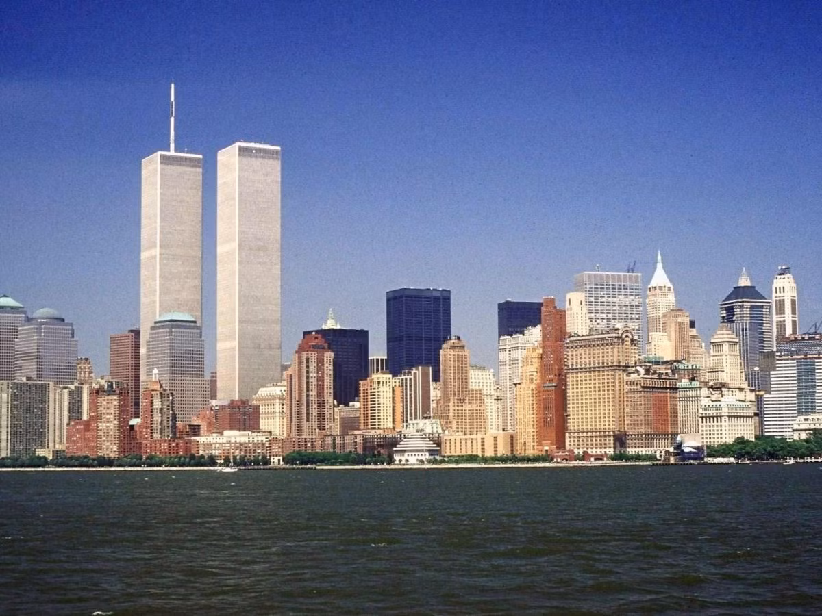 5. Tháp WTC (cao 417m), ở New York, Mỹ (1972): Trước vụ khủng bố đẫm máu ngày 11/9/2001, tháp WTC từng lập kỷ lục là tòa tháp cao nhất thế giới vào năm 1972-1973.
