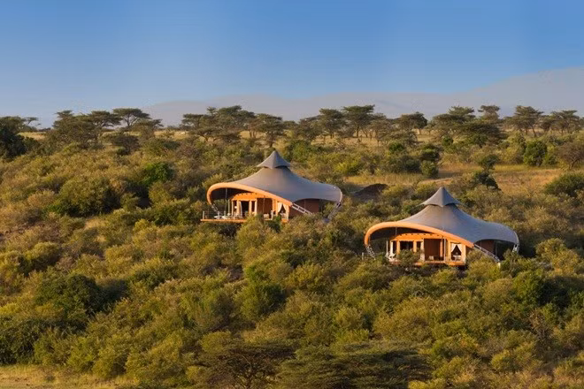 Mahali Mzuri là hạng mục đầu tư của Virgin Limited Edition khai trương vào năm 2013. Nơi đây gồm có 12 chiếc lều xa xỉ, bể bơi và spa ở Kenya.