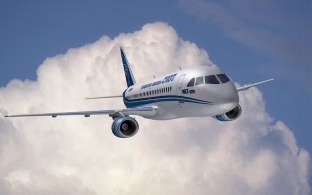 Sukhoi Superjet 100 thực hiện chuyến bay chở khách thương mại đầu tiên vào ngày 21/4/2011 khởi hành từ Yerevan tới Moscow (Liên bang Nga).